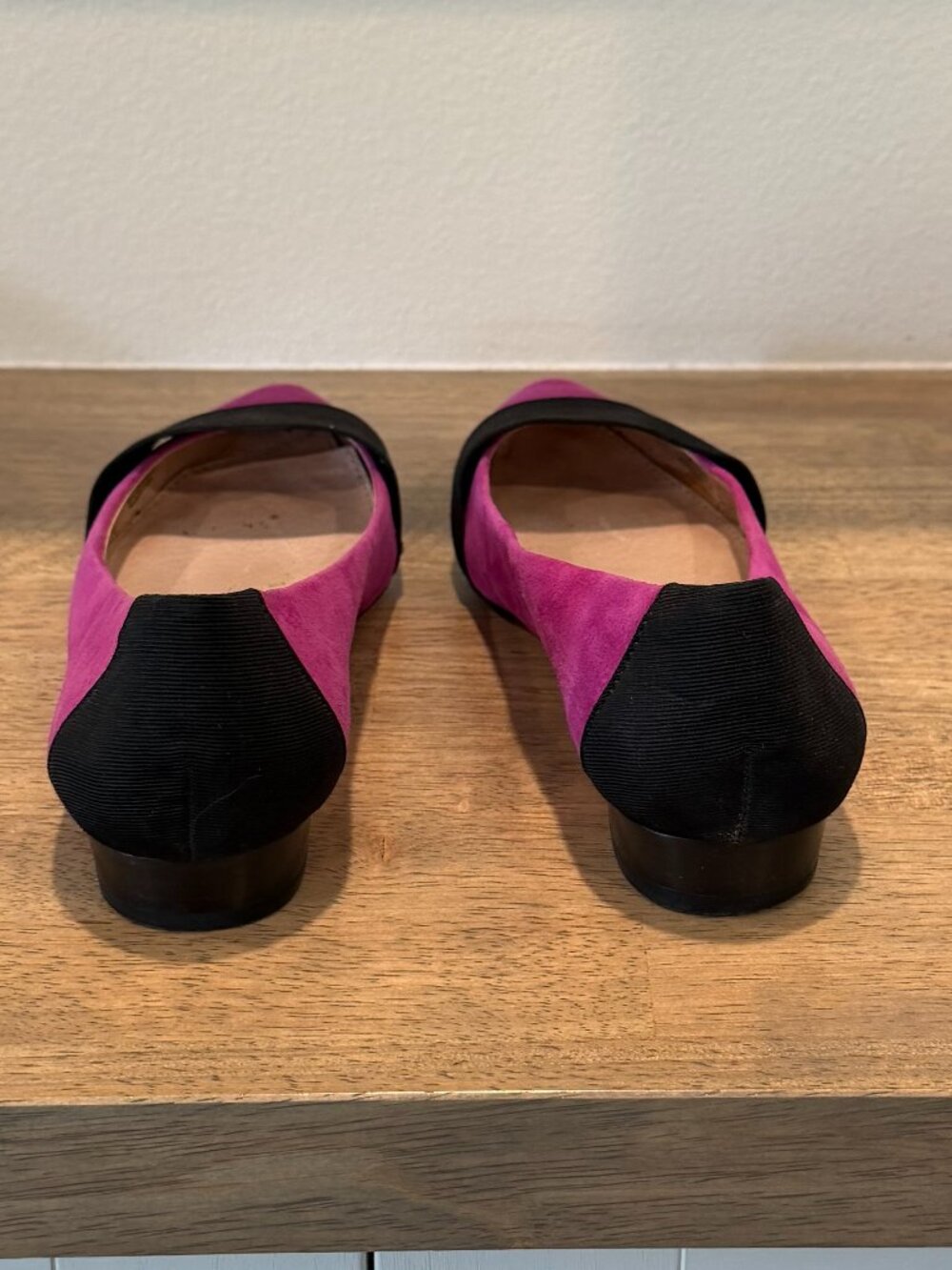 Louise et Cie Purple Suede Pointed Toe Flats Size 7.5 Black Accent - Picture 3 of 7